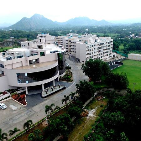 Spectrum Resort, Spa & Residences Udaipur Esterno foto