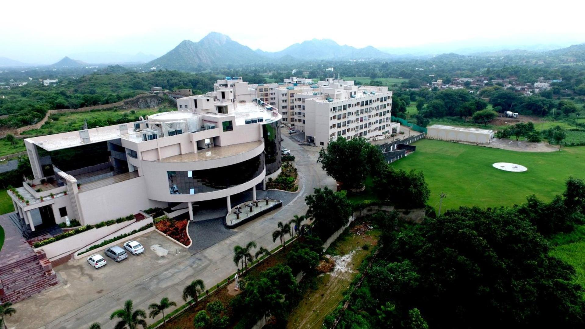 Spectrum Resort, Spa & Residences Udaipur Esterno foto