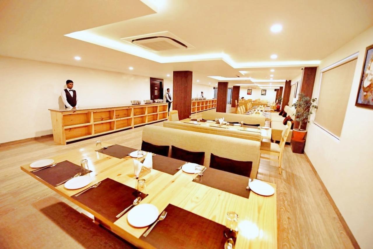 Spectrum Resort, Spa & Residences Udaipur Esterno foto
