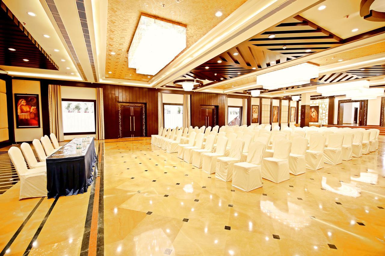 Spectrum Resort, Spa & Residences Udaipur Esterno foto