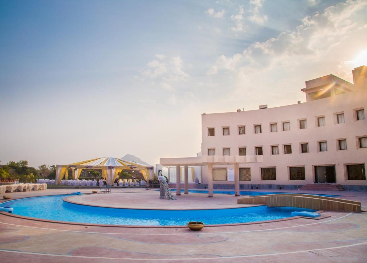 Spectrum Resort, Spa & Residences Udaipur Esterno foto