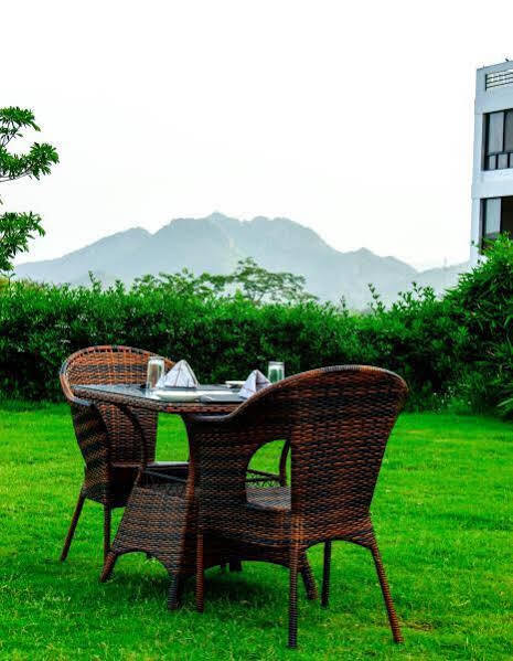 Spectrum Resort, Spa & Residences Udaipur Esterno foto